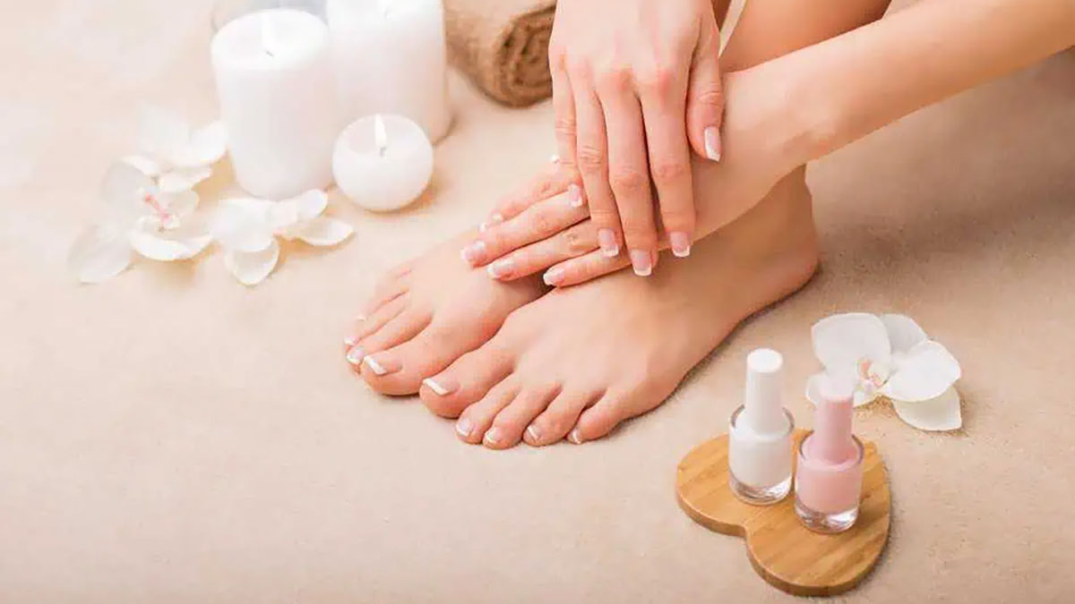 spa-salonunda-ayak-bakimi-luxury-manikur-pedikur